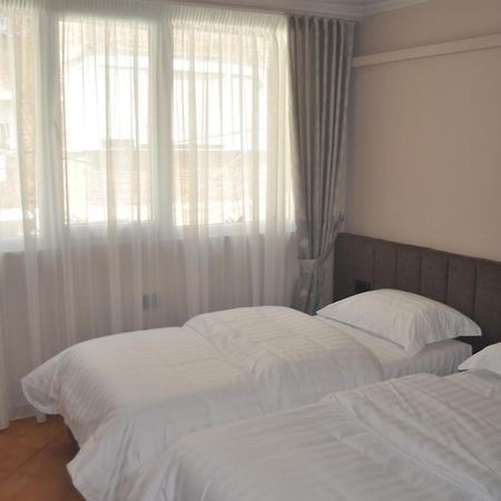 Апартаменты Bliri Myslym Shyri Тирана Экстерьер фото